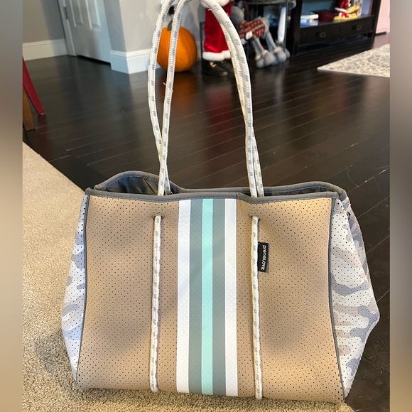 PreneLOVE.  CLASSIC LARGE TOTE - Picture 1 of 10
